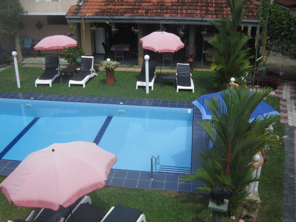 Hilda Guest House Hikkaduwa Esterno foto