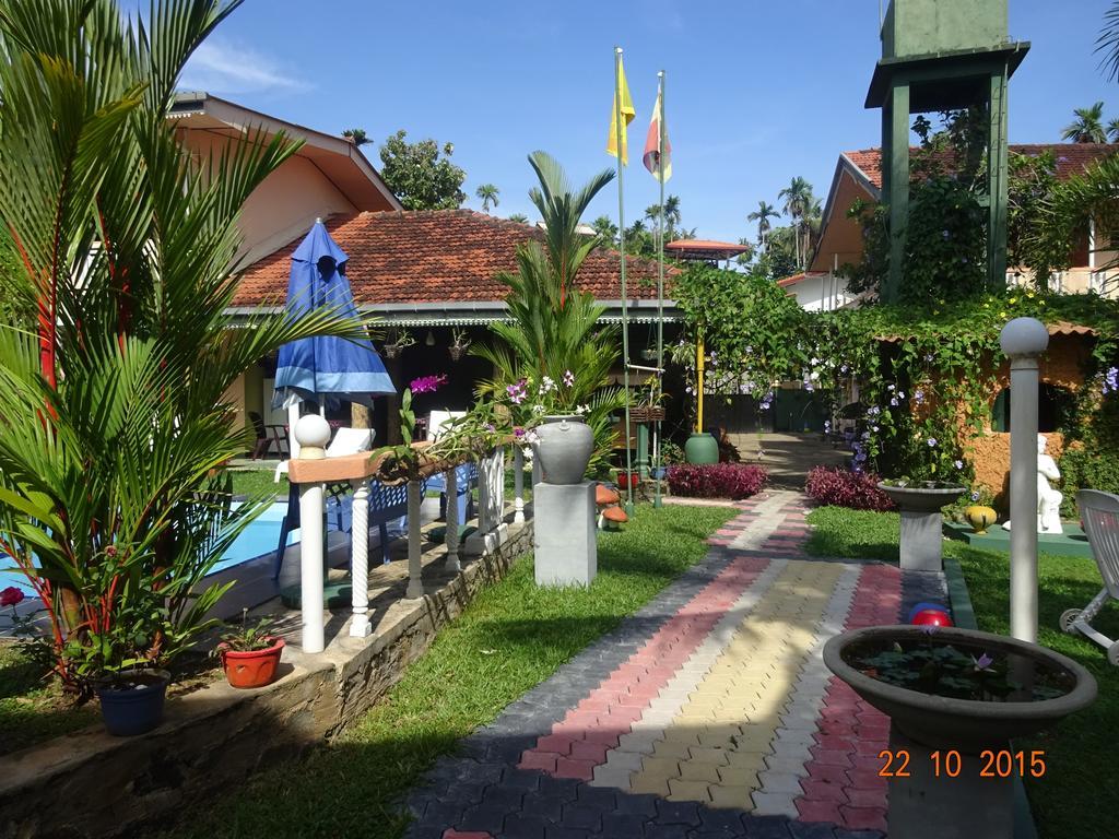 Hilda Guest House Hikkaduwa Esterno foto