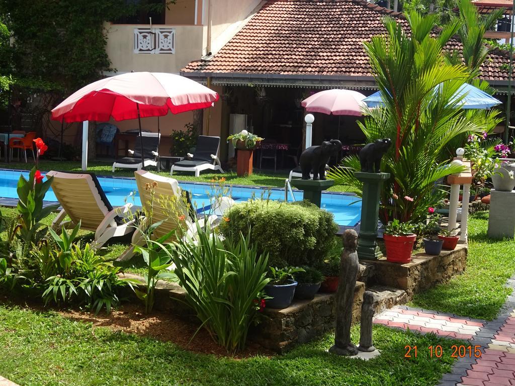 Hilda Guest House Hikkaduwa Esterno foto