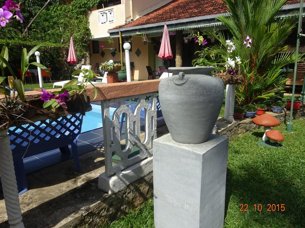 Hilda Guest House Hikkaduwa Esterno foto