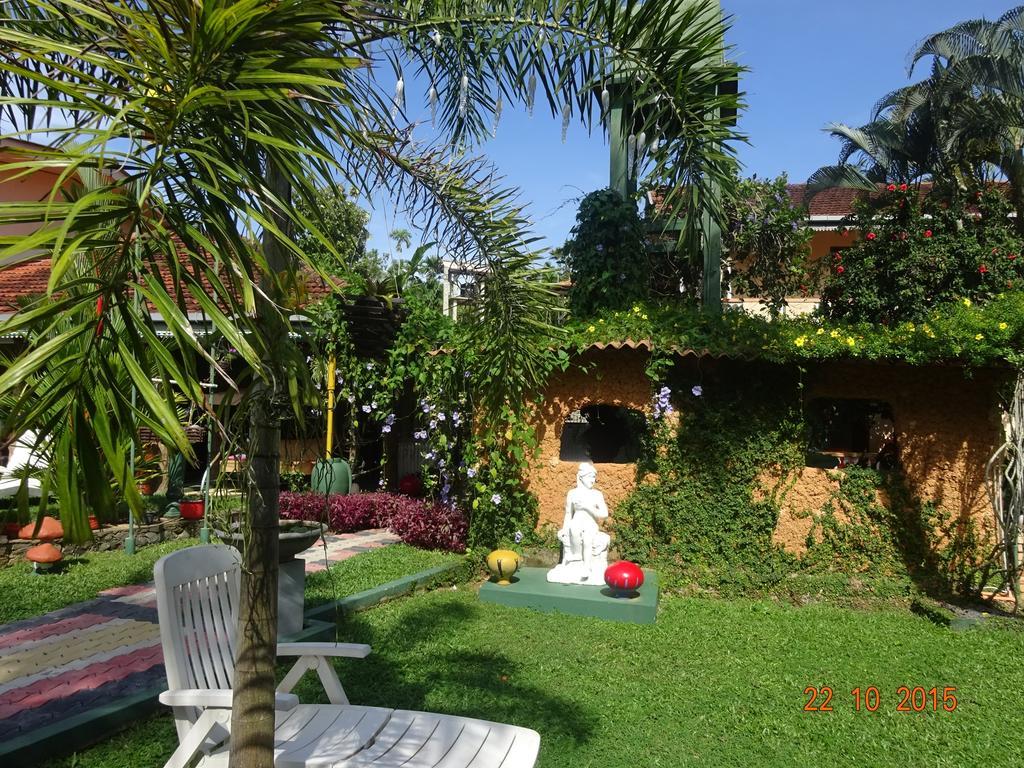 Hilda Guest House Hikkaduwa Esterno foto