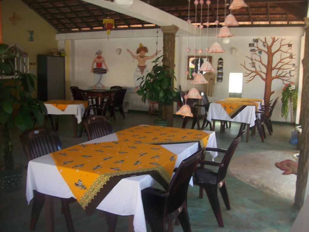 Hilda Guest House Hikkaduwa Esterno foto