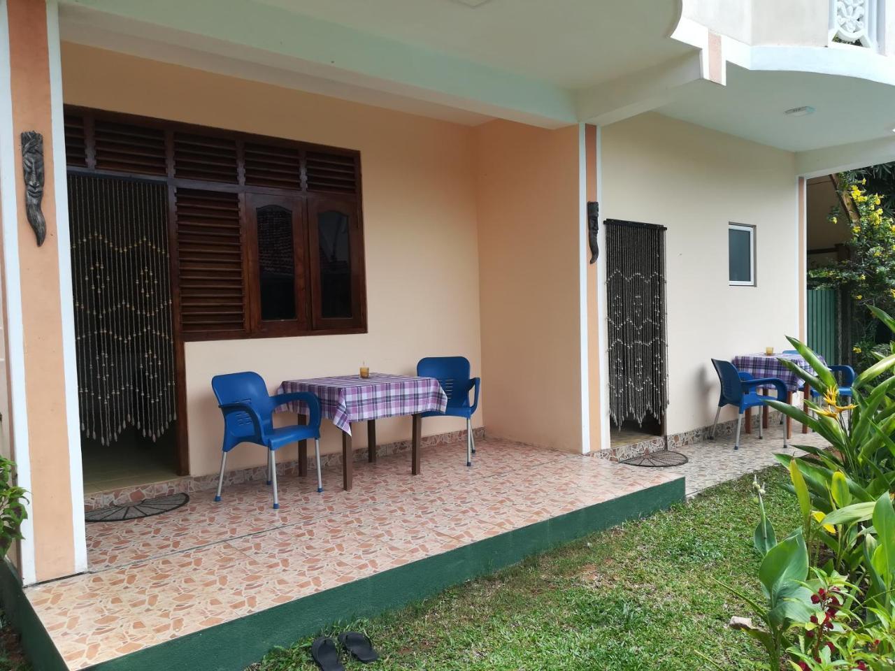 Hilda Guest House Hikkaduwa Esterno foto